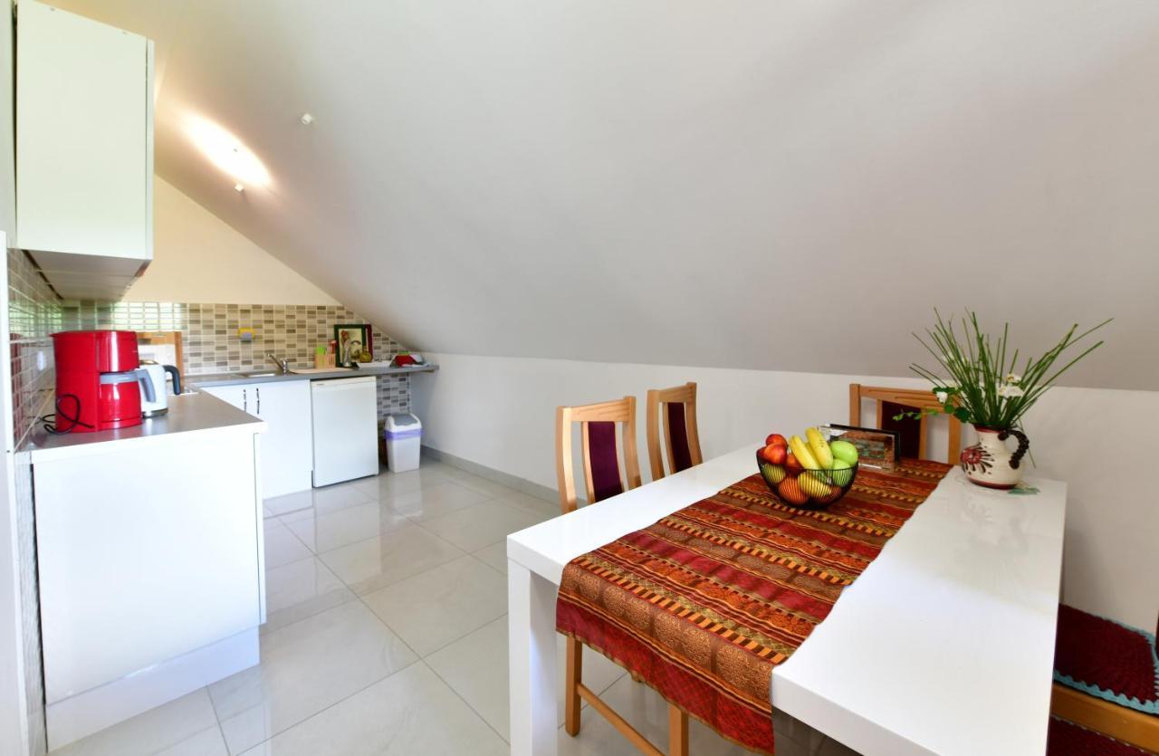 Apartman Jelena Rakovica Extérieur photo