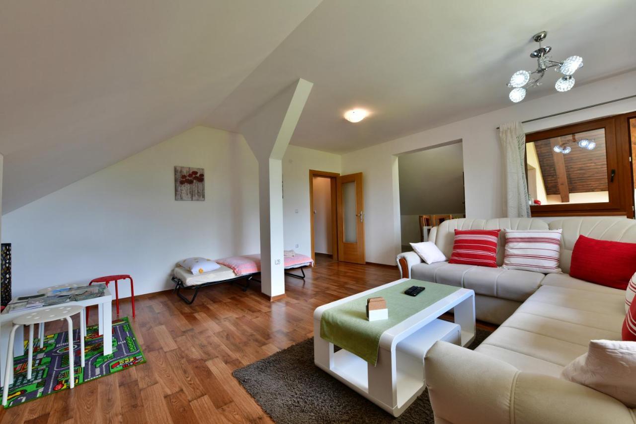 Apartman Jelena Rakovica Extérieur photo