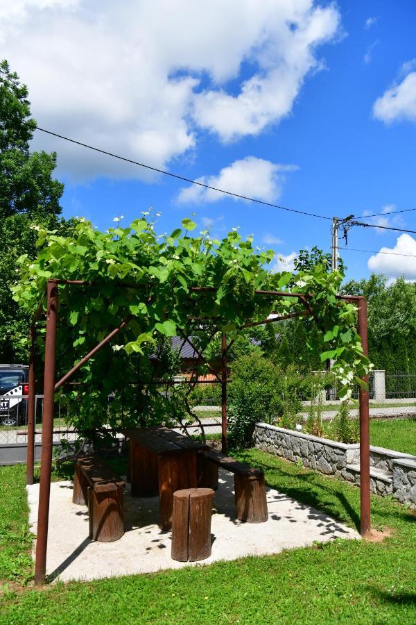 Apartman Jelena Rakovica Extérieur photo
